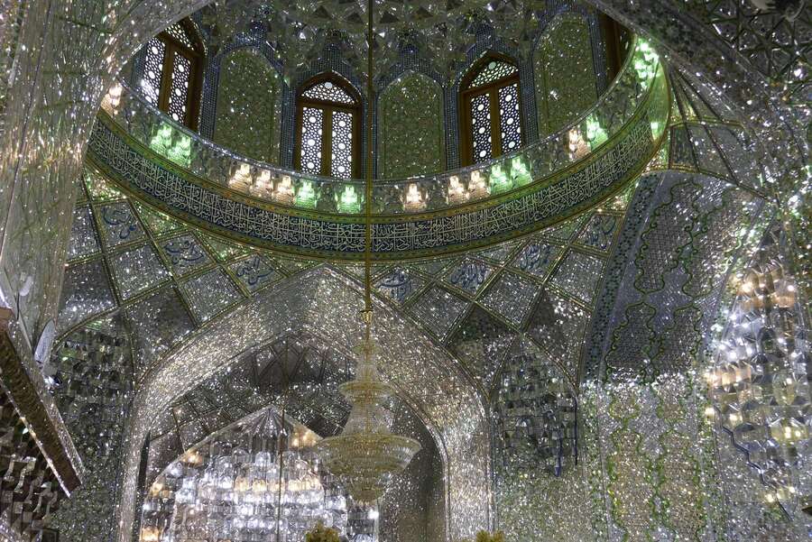Зеркальный интерьер мечети Имамзаде Али Ибн-Хамзе, Шираз