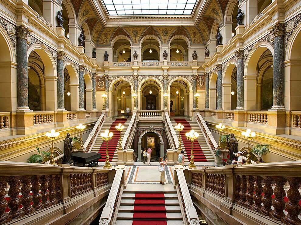 История и описание Национального музея Праги